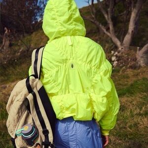 NWT SOLD OUT FREE PEOPLE MOVEMENT HAPPY CAMPER PULLOVER